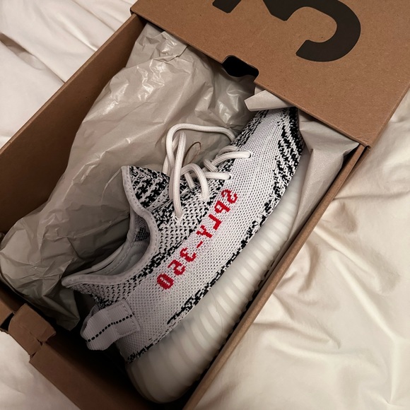 Yeezy Boost 350 V2 - Picture 1 of 3